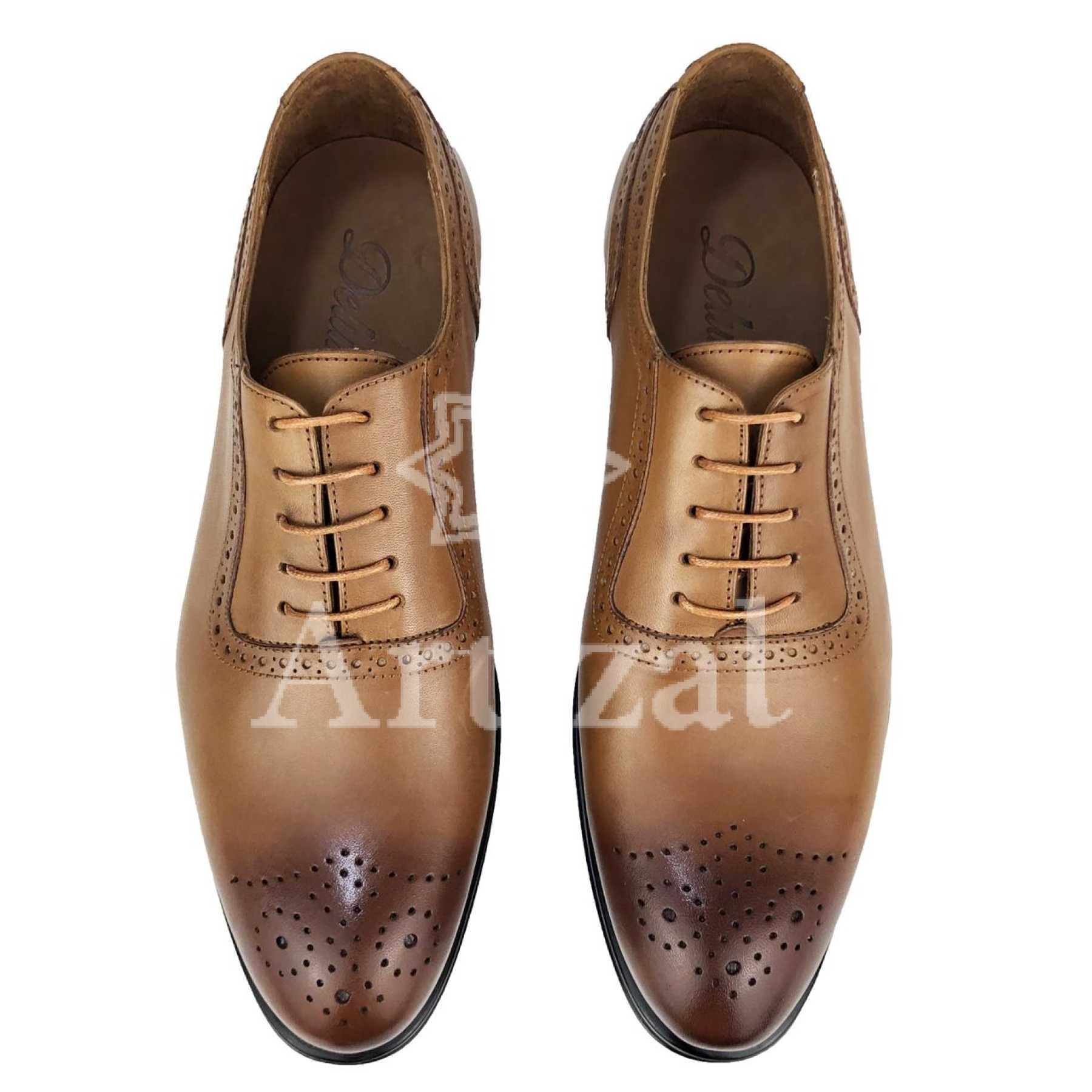 Chaussures en cuir pour hommes.